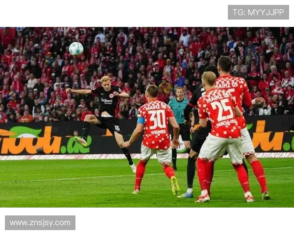 多德蒙德与拜仁慕尼黑激战正酣谁能在德甲巅峰对决中笑到最后