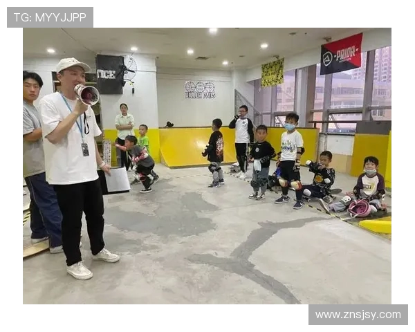 重庆滑板队的灵活性揭秘:滑板文化与城市活力的完美结合 重庆滑板队的灵活性揭秘:滑板文化与城市活力的完美结合