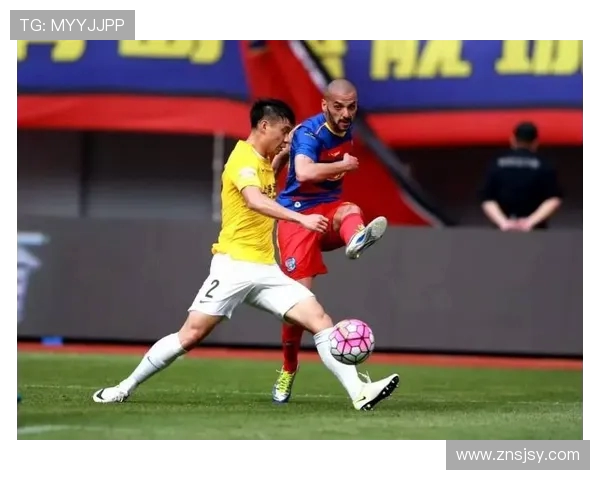 青岛黄海迎战贵州恒丰争夺中甲联赛关键三分的精彩对决